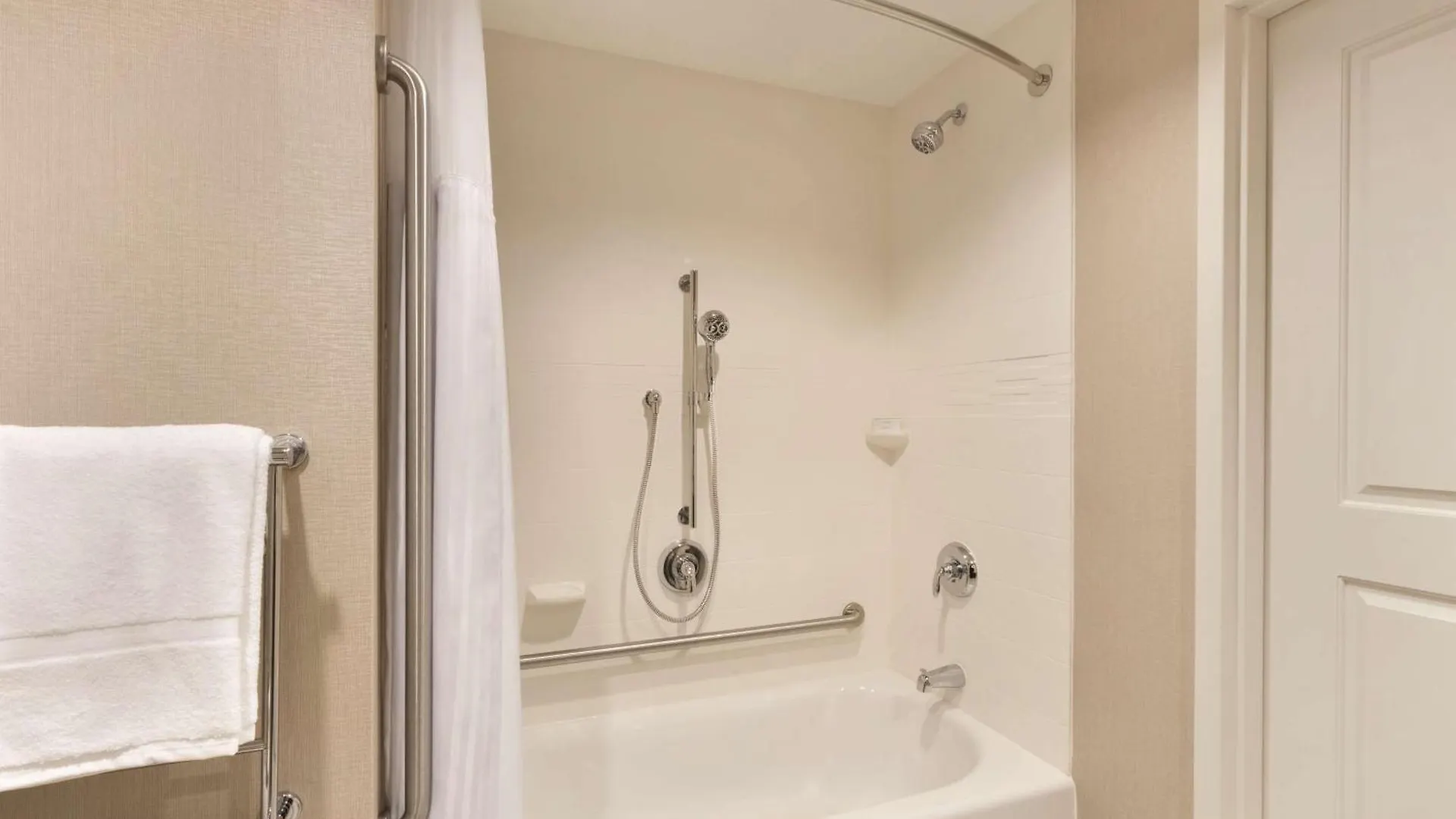Homewood Suites By Hilton Calgary Downtown 3*,  Canada